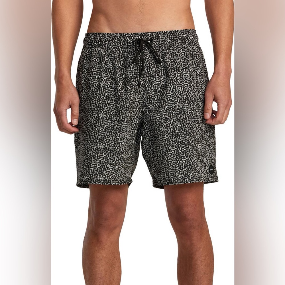 RVCA Elastic Waist Shorts NWT 17”